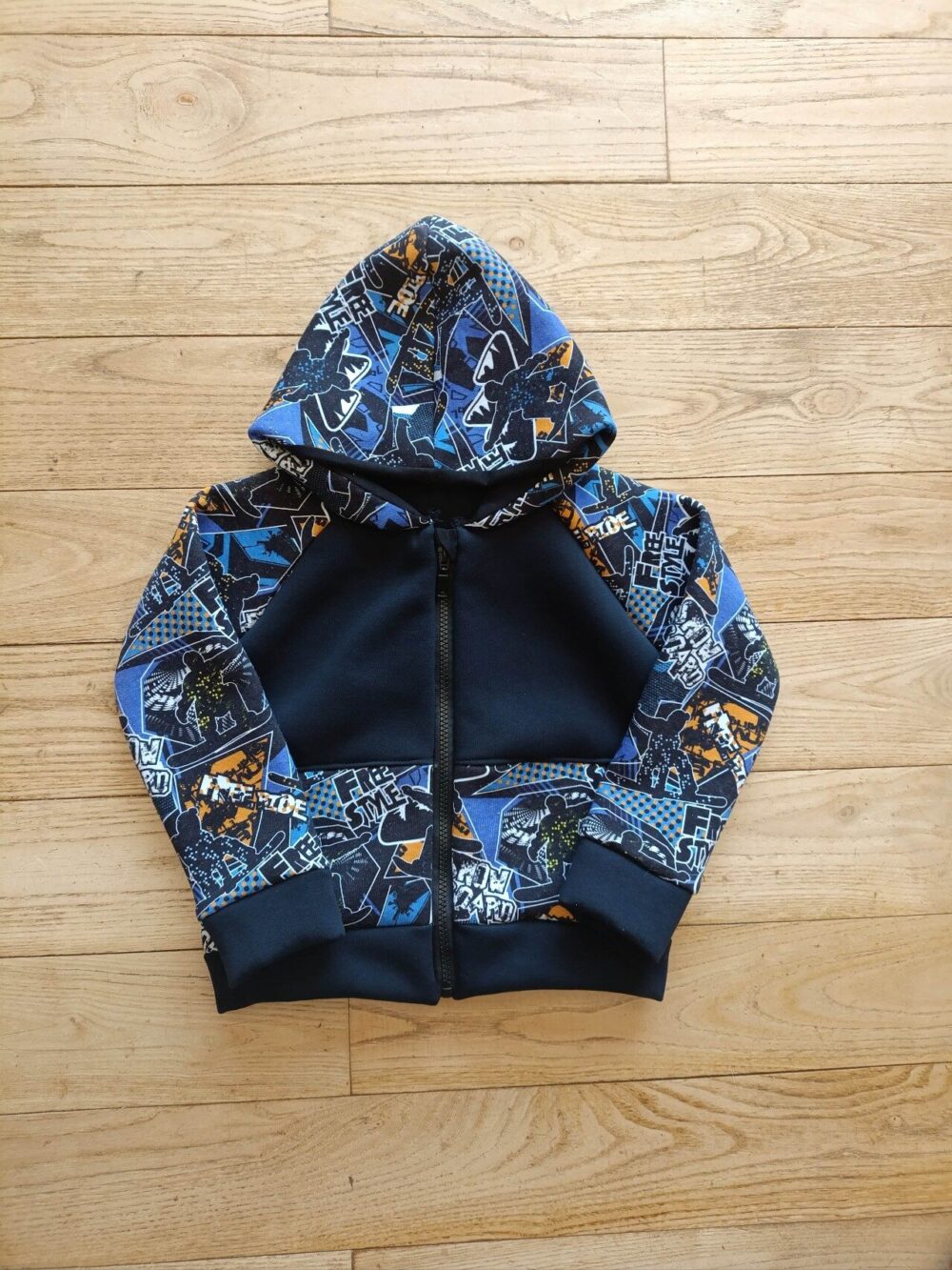 sweat enfant zippé motif snowboard bleu marine