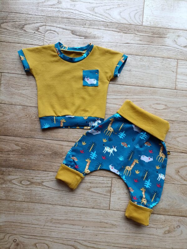 ensemble-evolutif-bebe-sarouel-et-tee-shirt-animaux