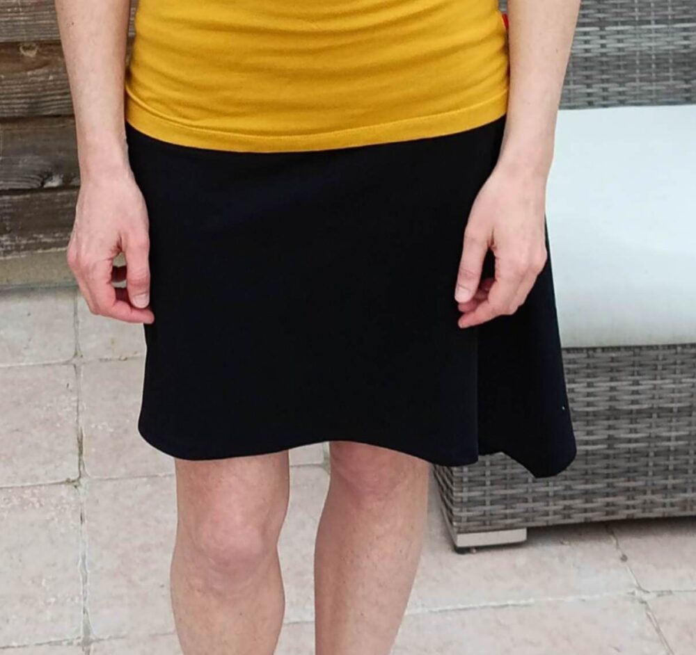 jupe asymétrique noire devant