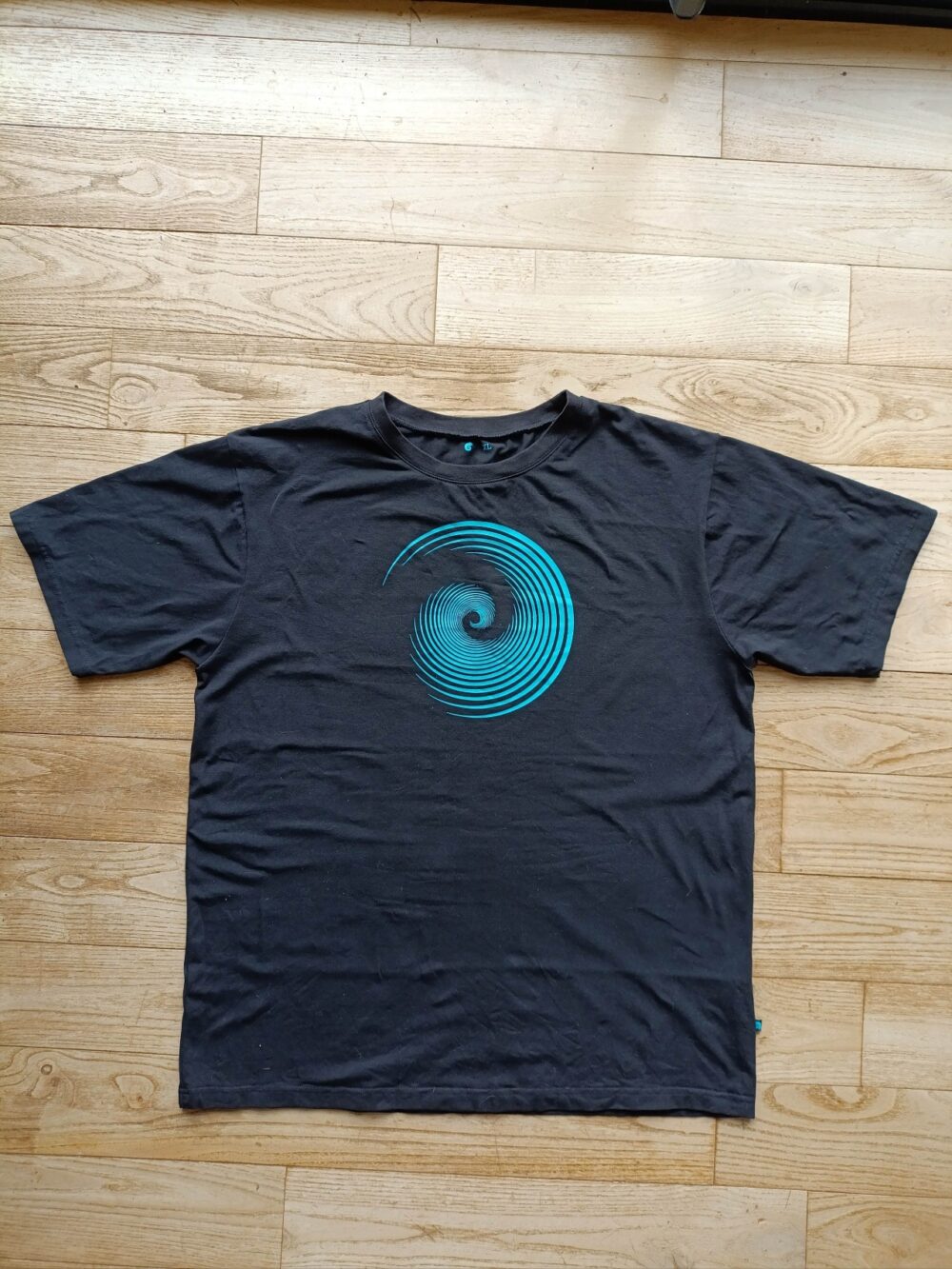 tee-shirt homme transfert spirale turquoise