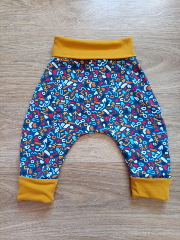 sarouel ronds colorés ceinture moutarde et chevilles moutarde