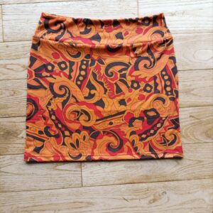 photo de la jupe courte orange compatible grossesse