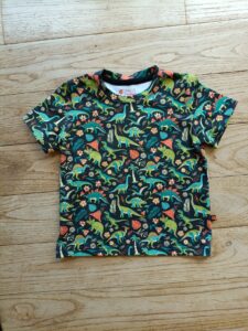 tee-shirt enfant tissu motifs dinosaures