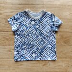 photo tee-shirt enfant motifs abstraits losanges