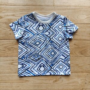 photo tee-shirt enfant motifs abstraits losanges