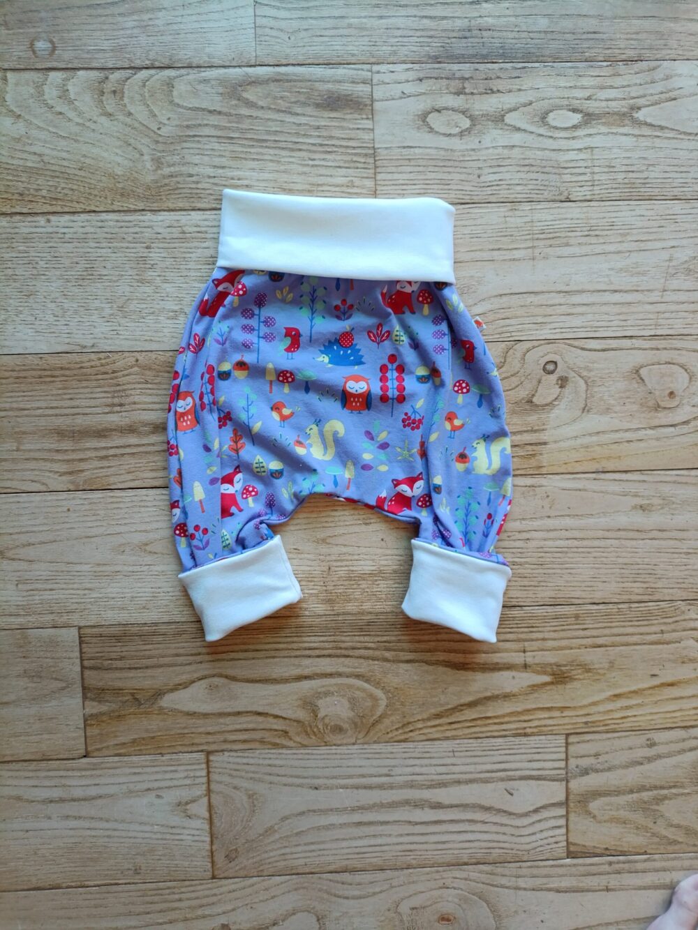 sarouel évolutif bébé motif forêt violet avec renards