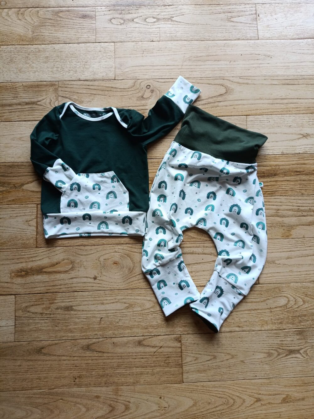 ensemble évolutif bébé arcs en ciel