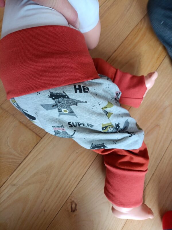 Pantalon bébé évolutif - animaux super héros – Image 2