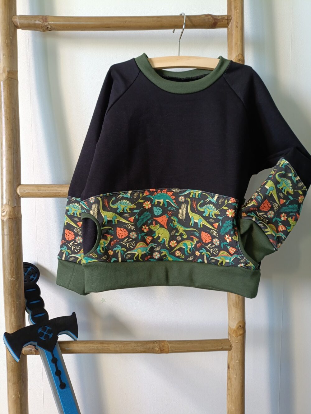 sweat enfant dinosaures cintre