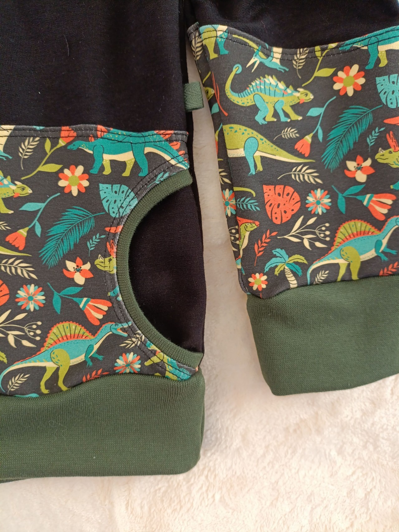 sweat enfant dinosaures poches