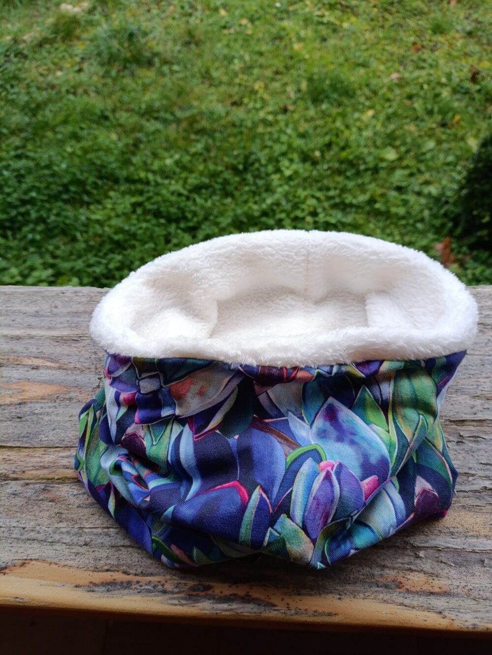 snood pétales posé