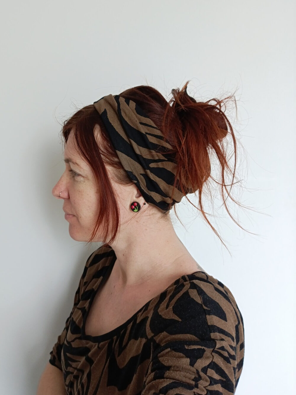 photo du bandeau cheveux zébré porté