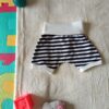short évolutif enfant rayures marinières à plat, ceinture repliée
