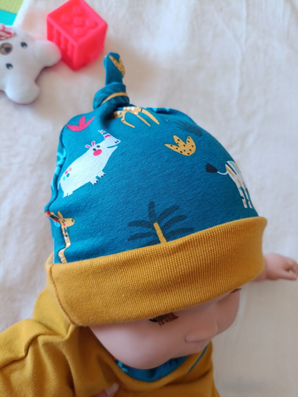 bonnet de naissance - animaux savane - porté