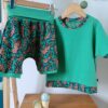 ensemble évolutif enfant short et tee-shirt - vert et fleurs - sur cintre
