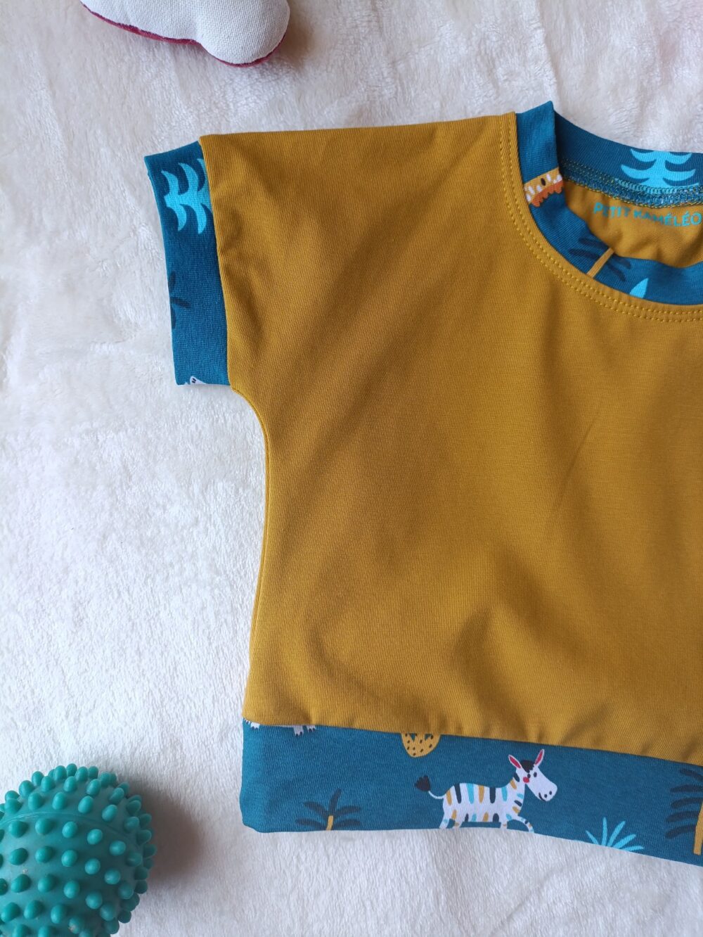 tee-shirt évolutif enfant animaux savane zoom côté droit