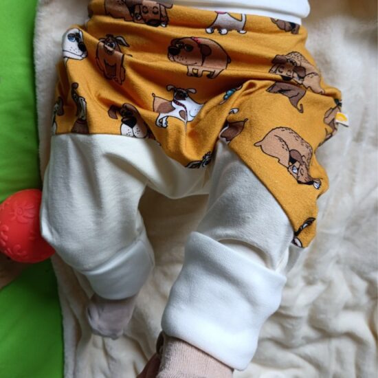 sarouel chiens porté par bébé